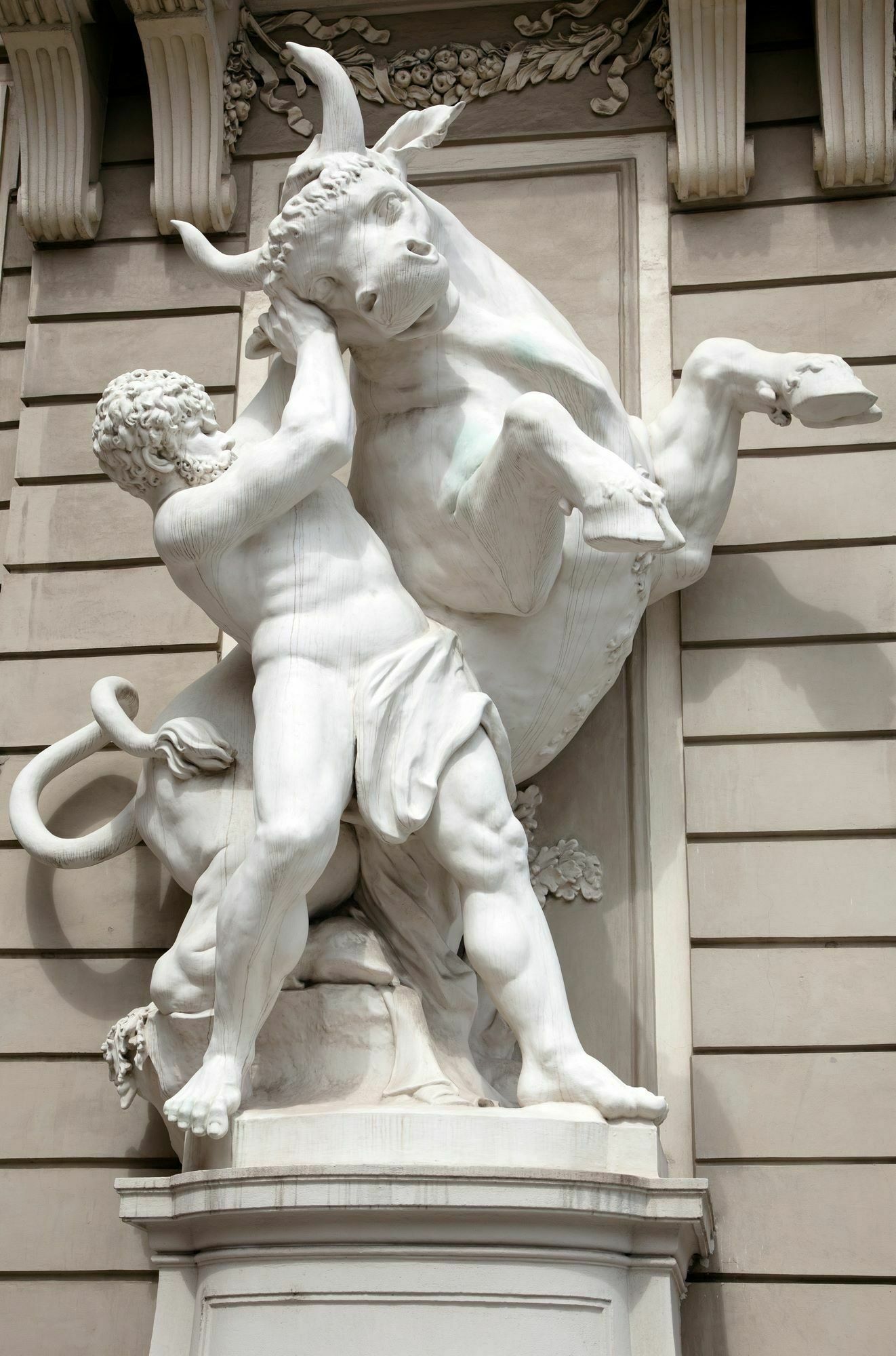 Пигмимен жыныстық қатынас Трансвеститпен және әйелмен жыныстық қатынас